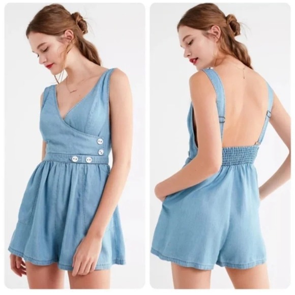 Urban Outfitters Denim Romper V-Neck Sleeveless Button Accent Casual Jumpsuit - Picture 1 of 5